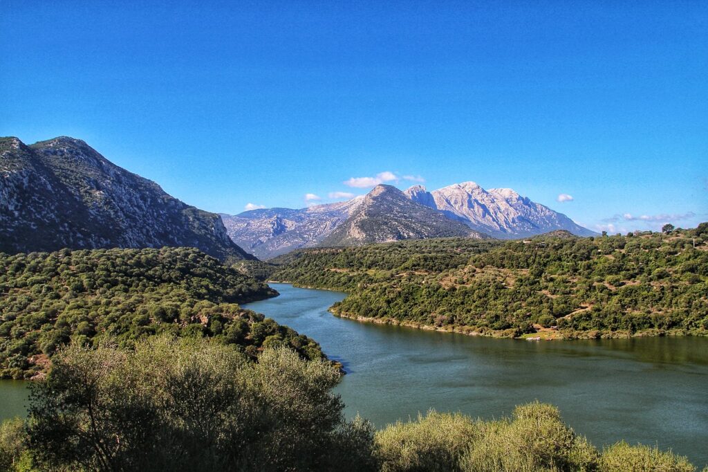 Sardinia Tours Lago di Gusana